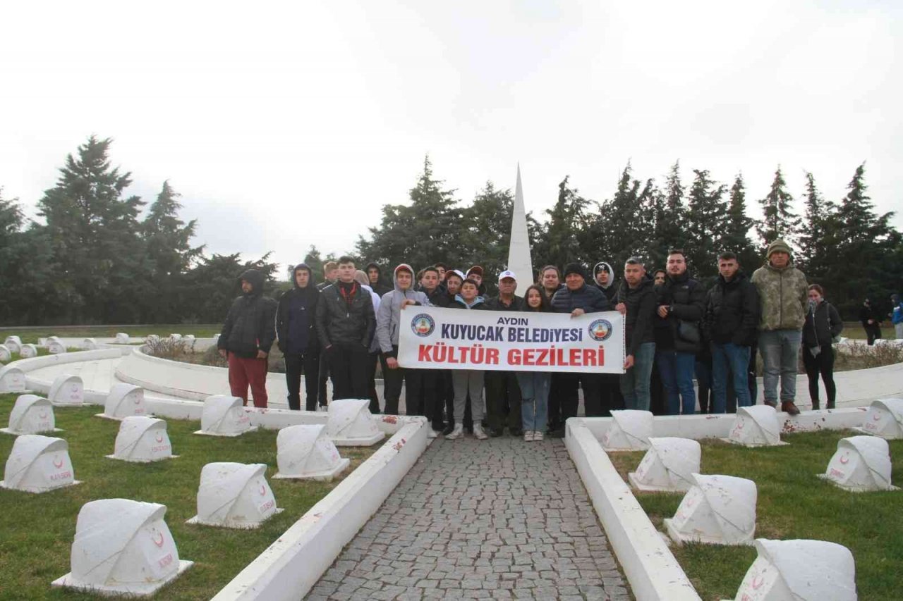 Kuyucak Belediyesi ilçedeki gençleri Çanakkale ile buluşturdu
