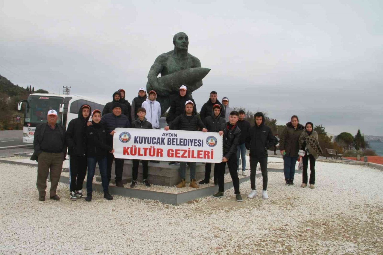 Kuyucak Belediyesi ilçedeki gençleri Çanakkale ile buluşturdu