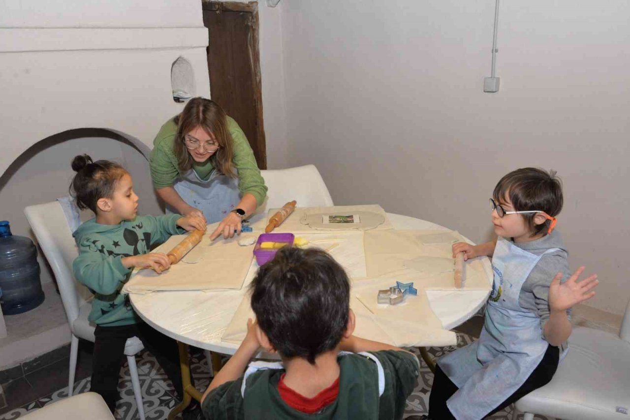 Minikler özenle kendi tasarımlarını yaptı