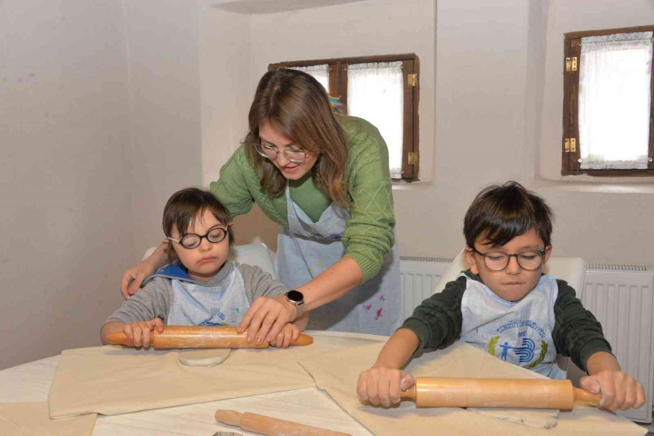 Minikler özenle kendi tasarımlarını yaptı