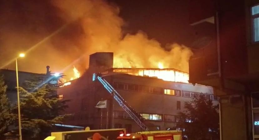 Pendik’te cam plastik fabrikasında yangın