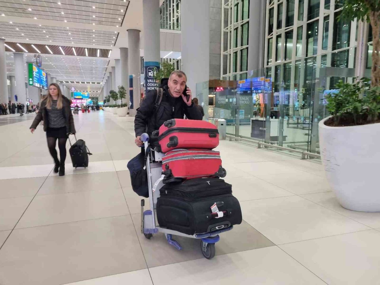 Rusya’da ağır yaralanan Türk öğrenci tedavi için Türkiye’ye getirildi