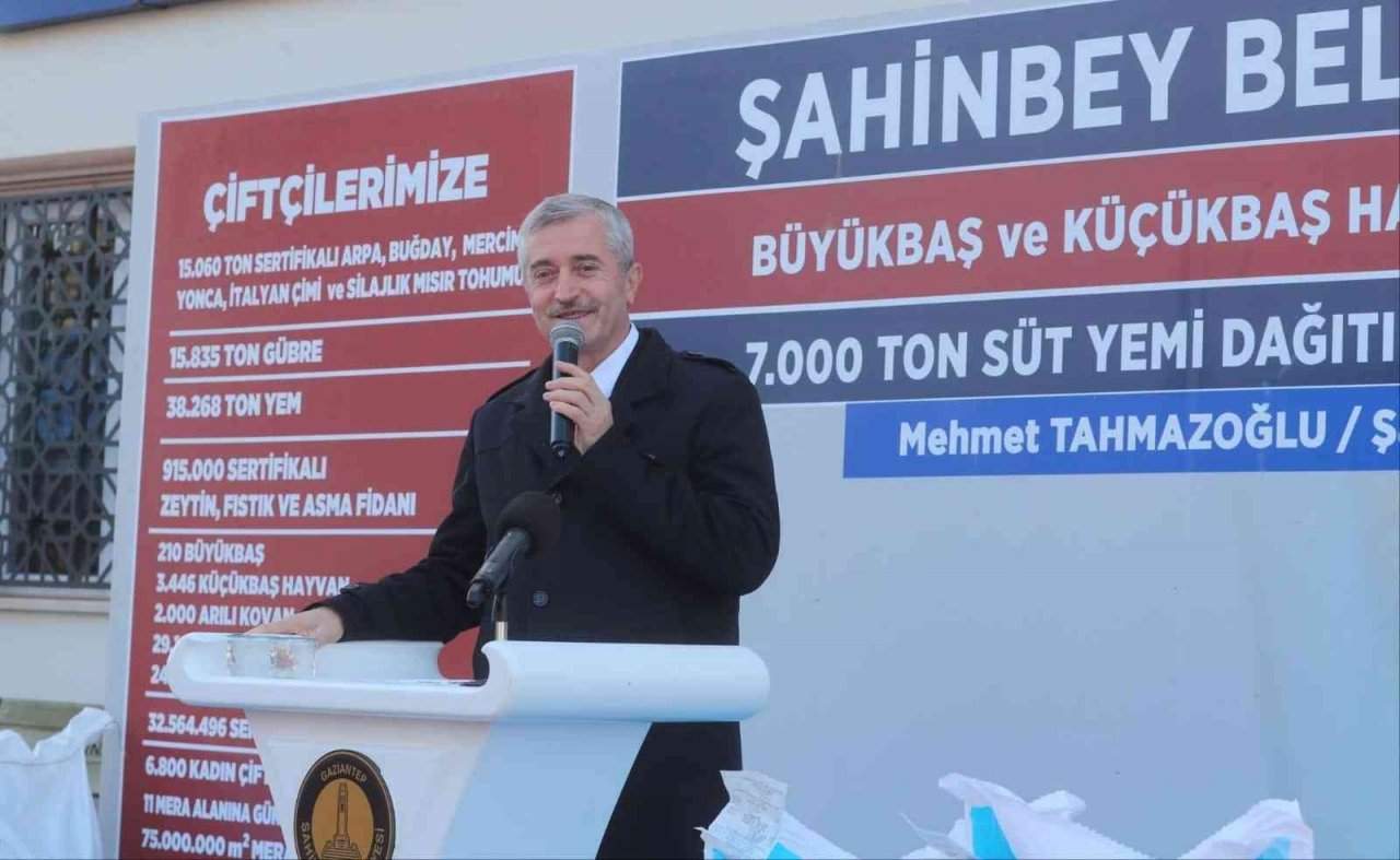 Şahinbey’de yem dağıtımı sürüyor