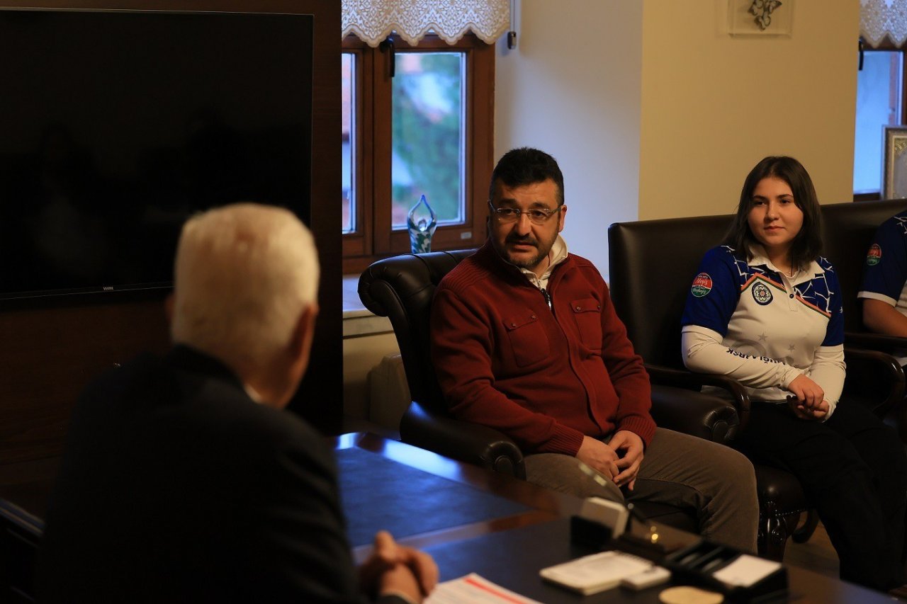 Başkan Gürün, milli okçuları ağırladı