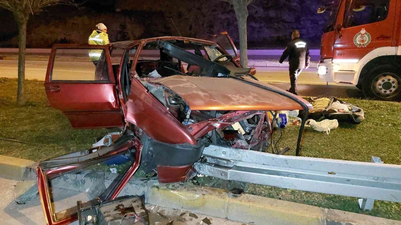 Samanlıklarına giren hırsız için köylerine giden aile kaza yaptı: 1 ölü, 2 yaralı