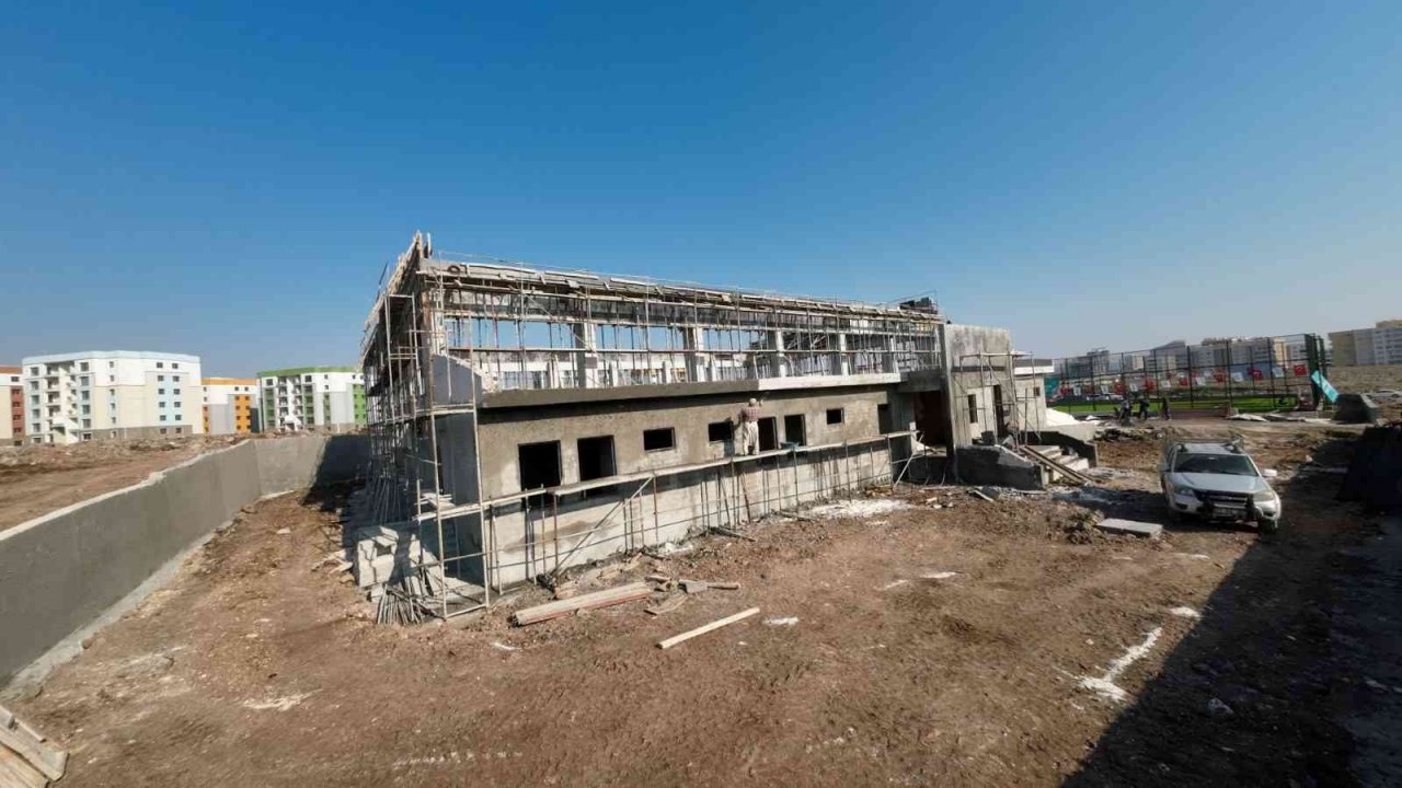 Seyrantepe’de kapalı spor kompleksi yükseliyor