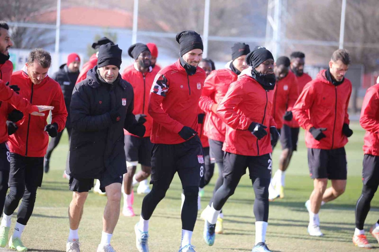 Sivasspor, Adana maçının taktiğini çalıştı