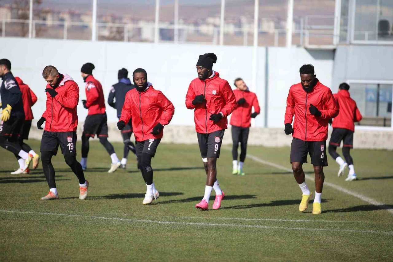 Sivasspor, Adana maçının taktiğini çalıştı