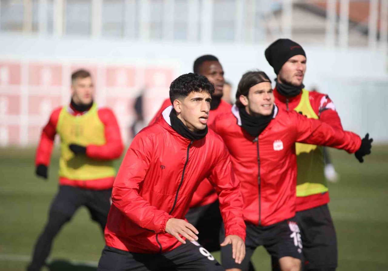 Sivasspor, Adana maçının taktiğini çalıştı
