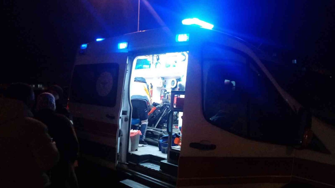 15 yaşındaki ehliyetsiz sürücünün kullandığı otomobil takla attı: O anlar kamerada