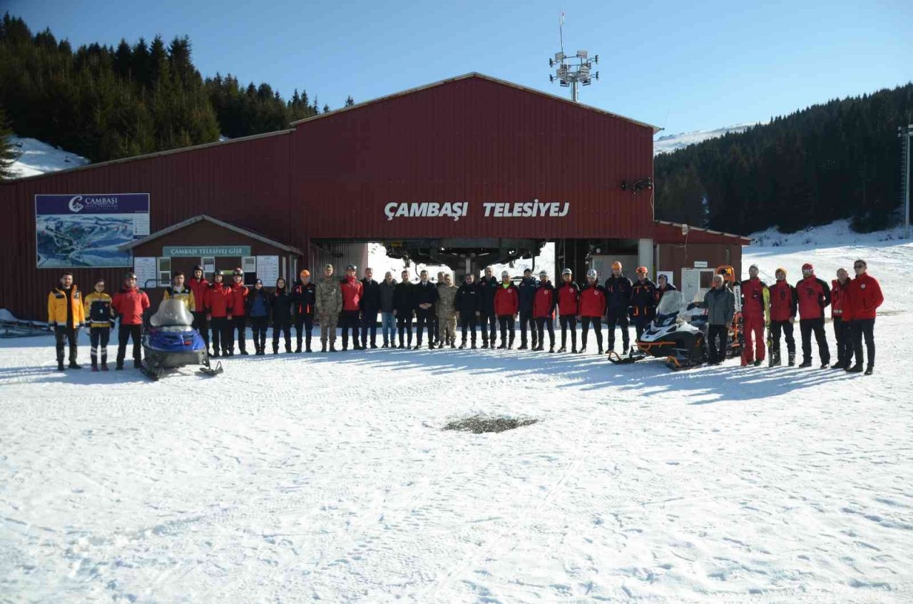 1900 rakımlı yaylada nefes kesen tatbikat