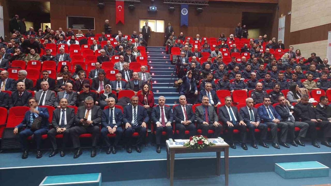 ‘Kolluk Gözetim Komisyonu Kamu Farkındalığının Artırılması Toplantısı’nın 13’ünncüsü Tekirdağ’da yapıldı