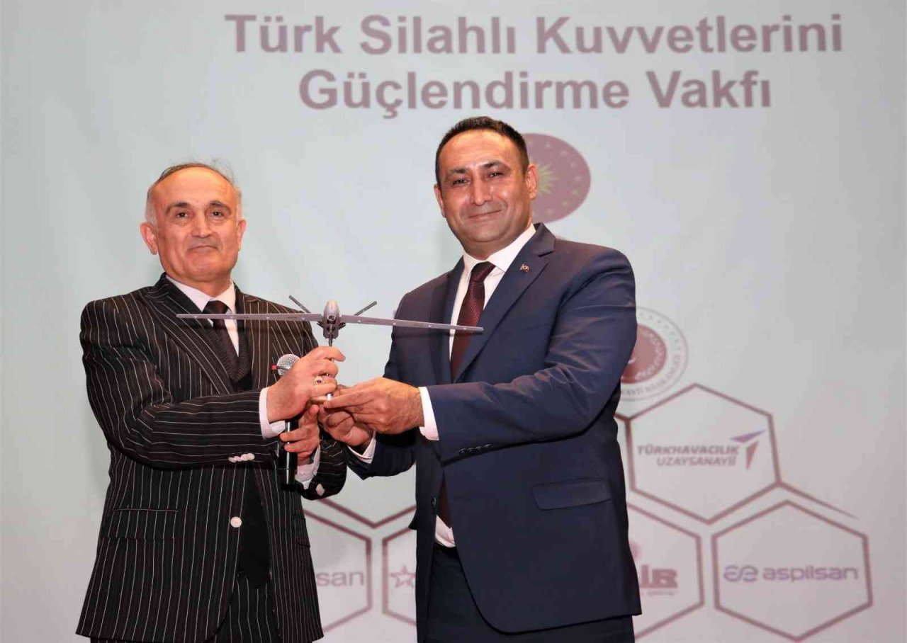 Toroslar’da TSKGV’ye bağış yapanlara madalya verildi