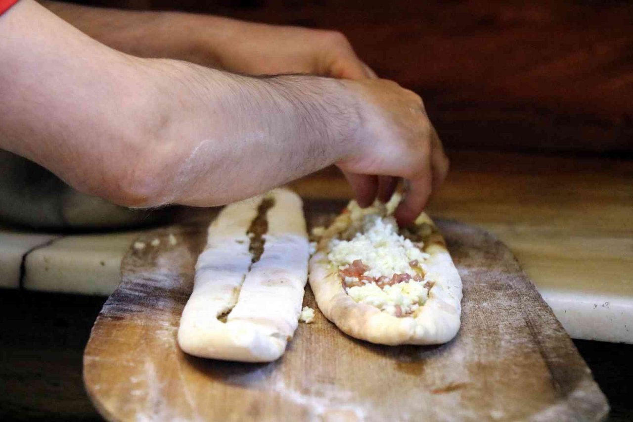 Tescilli ’Terme pidesi’ hem göze hem de mideye hitap ediyor