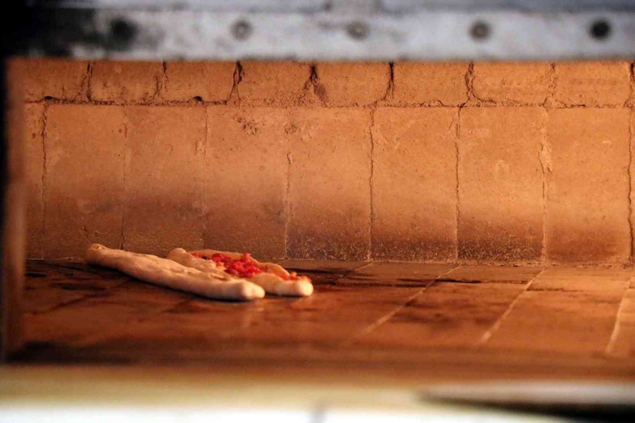 Tescilli ’Terme pidesi’ hem göze hem de mideye hitap ediyor