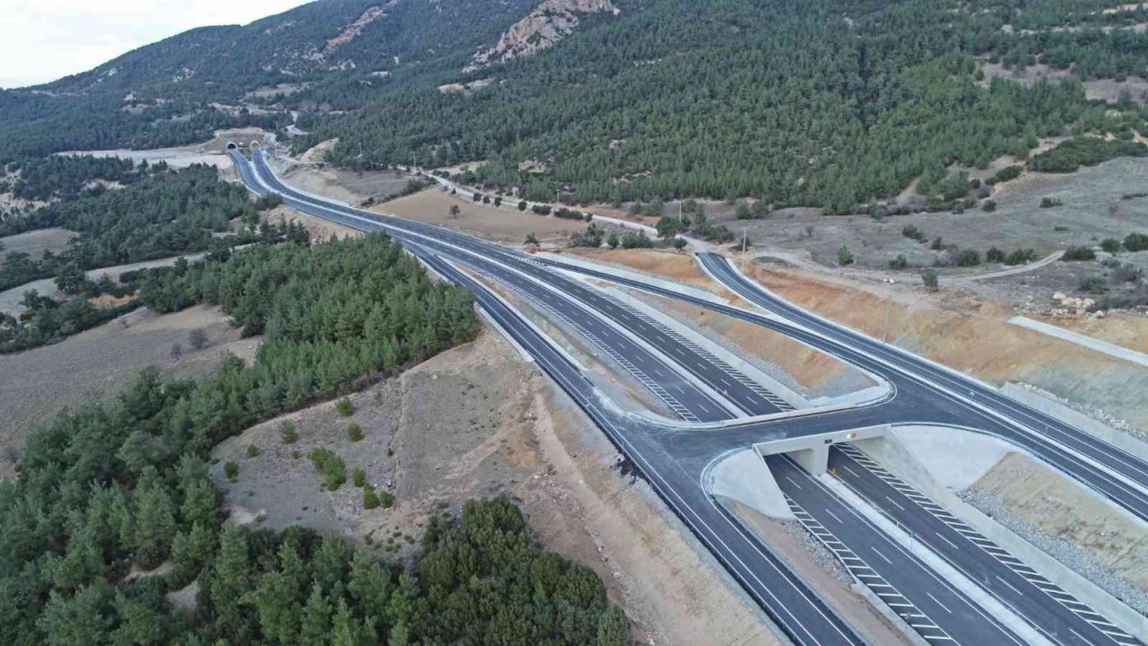 Honaz Tüneliyle Denizli geçişi 35 dakika kısalıyor