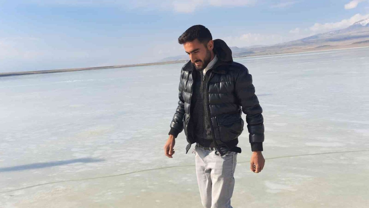 ‘Kuş Cenneti’ Arin Gölü dondu