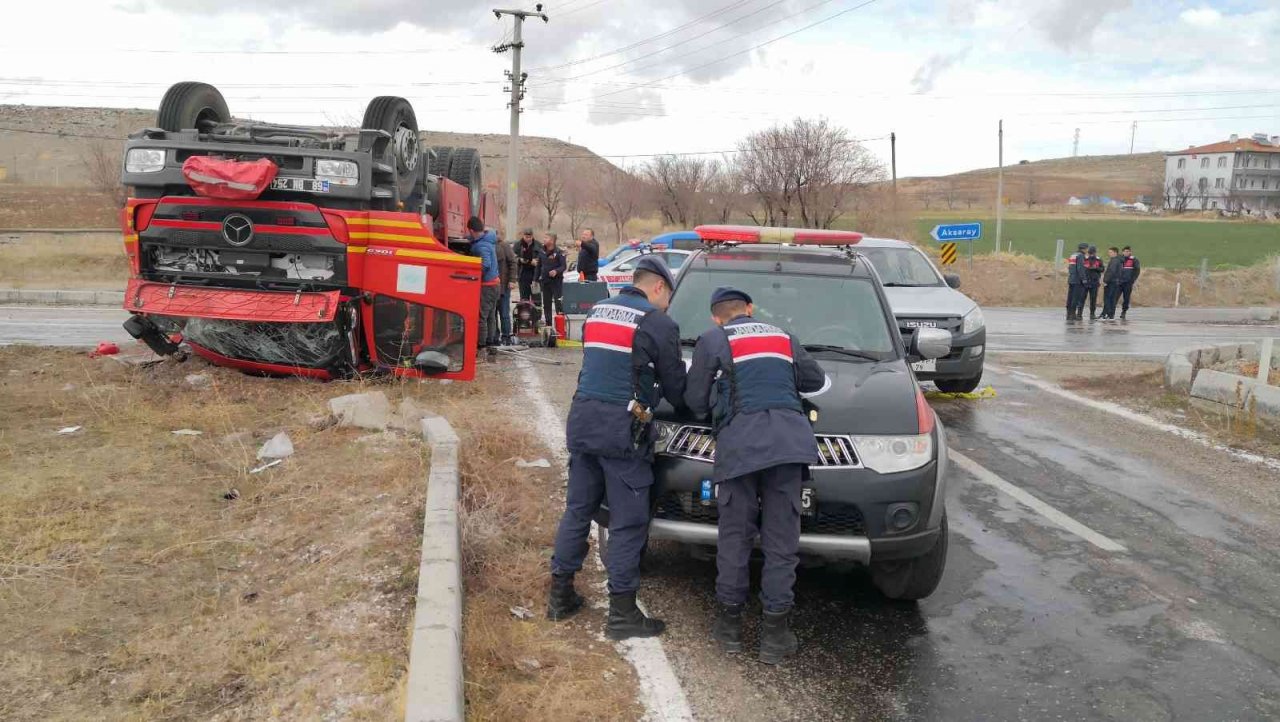 Aksaray’da kazaya yardıma giden itfaiyeciler ölümden döndü