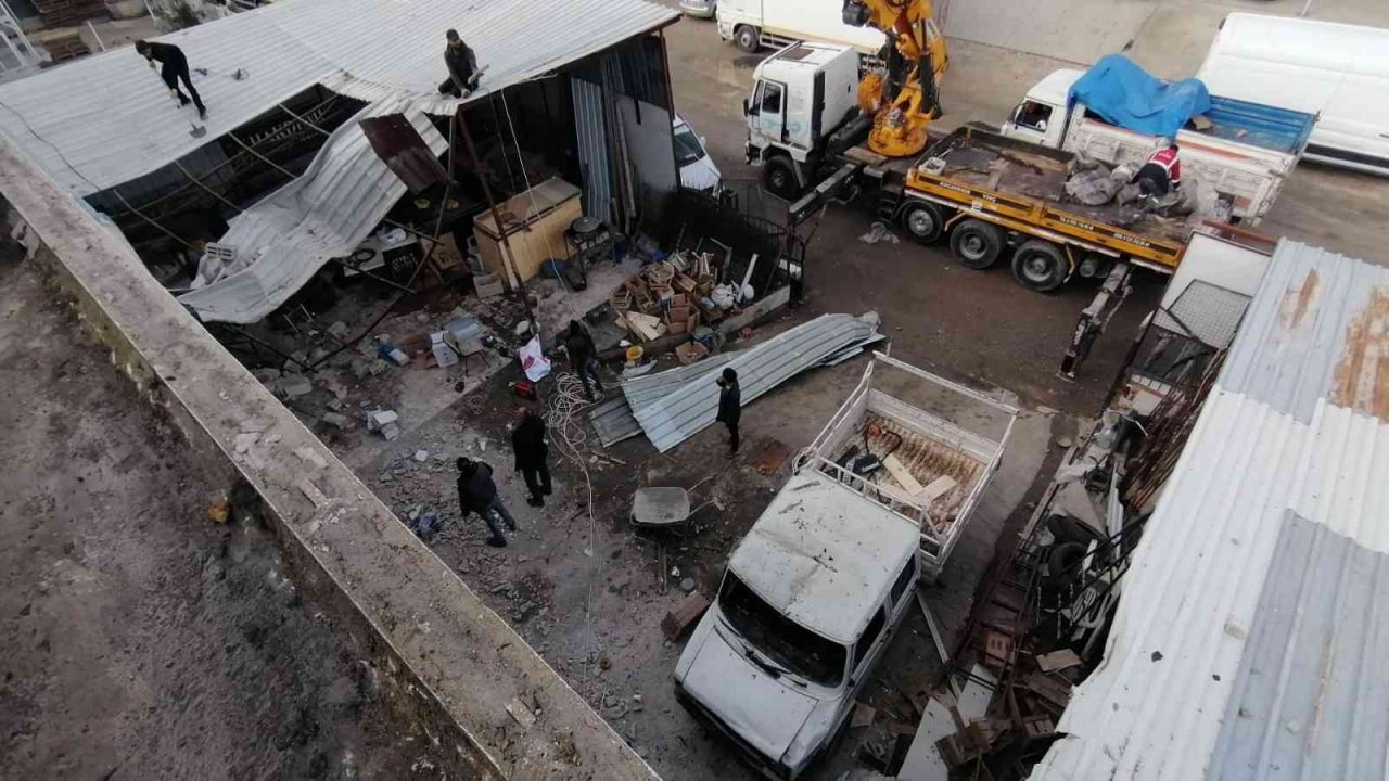 Güvercin kafeslerini vuran fırtınanın hasarı sabah ortaya çıktı