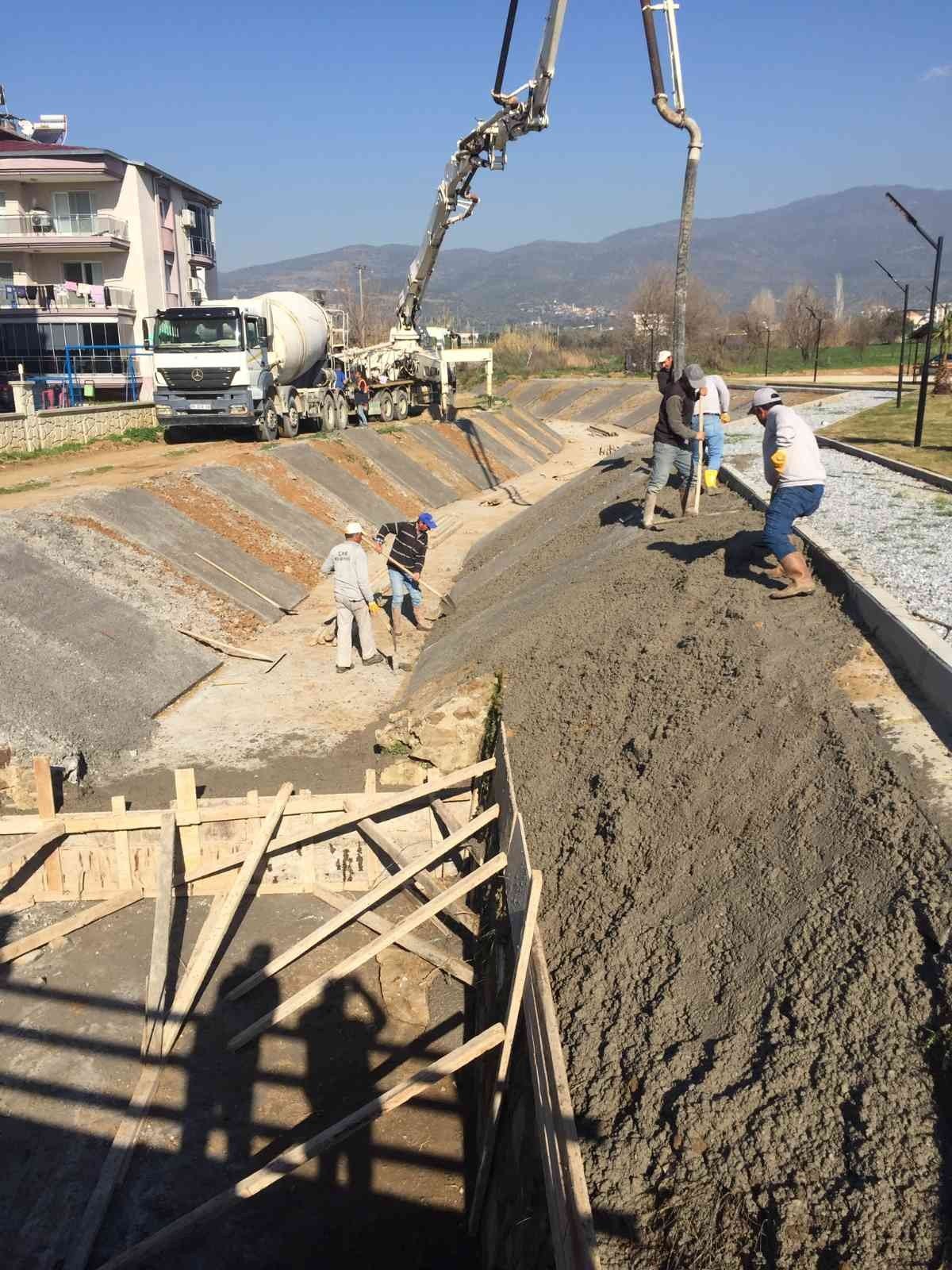 Çine’de dere ıslahı çalışmaları devam ediyor