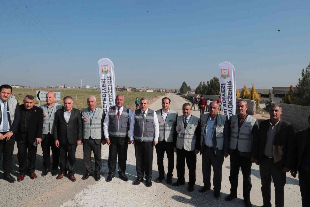 Beton yol hizmete açıldı