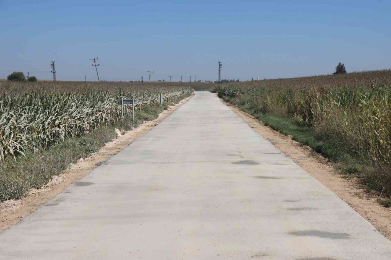 Beton yol hizmete açıldı
