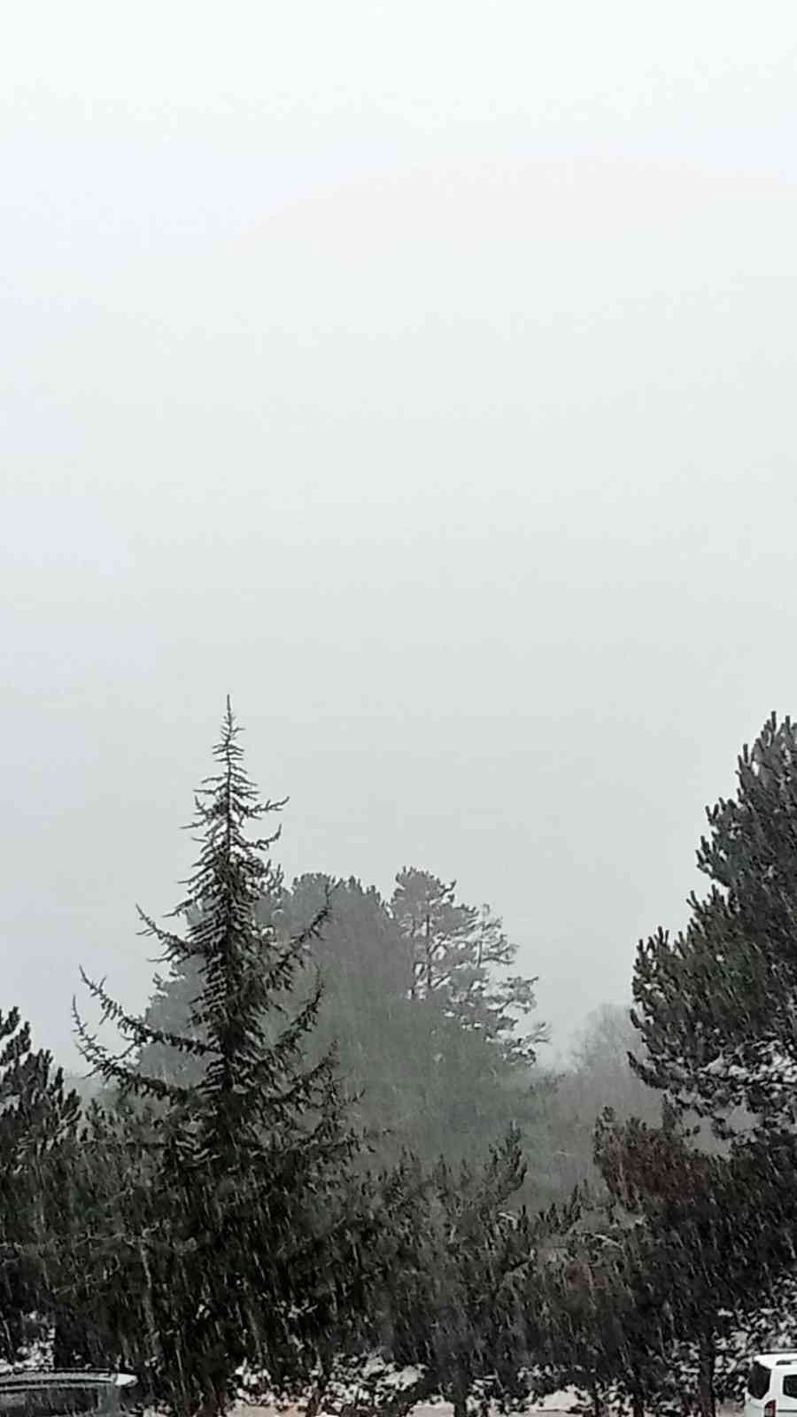 Abant’ta kar yağışı başladı