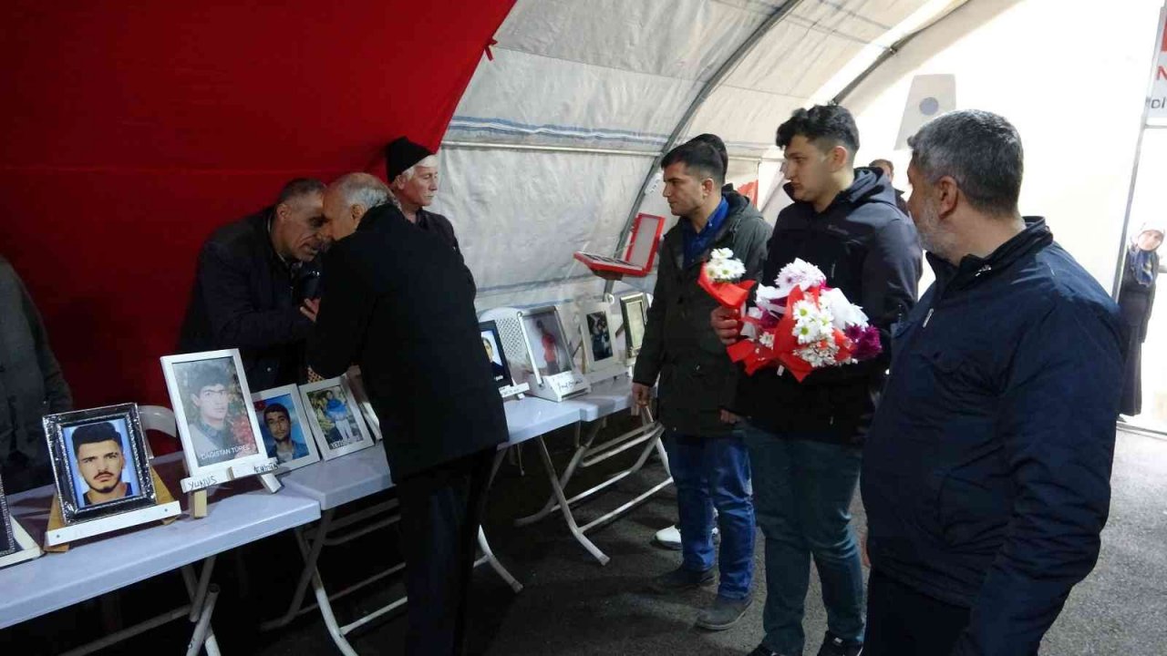 Bağımsız Ülkücüler Derneğinden evlat nöbetine destek