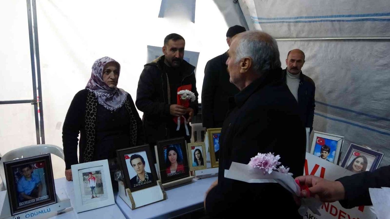 Bağımsız Ülkücüler Derneğinden evlat nöbetine destek