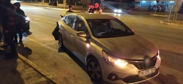 İki otomobil çarpıştı: 1 yaralı