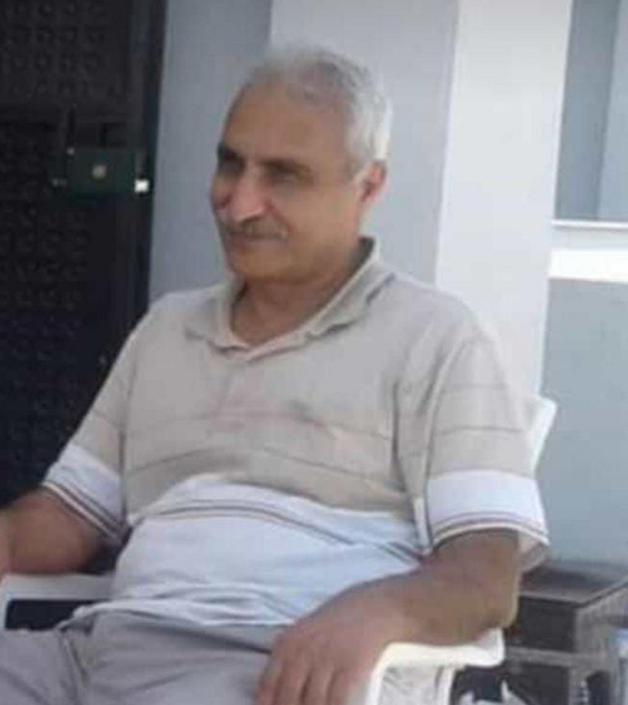 Emekli öğretmen evinde ölü bulundu