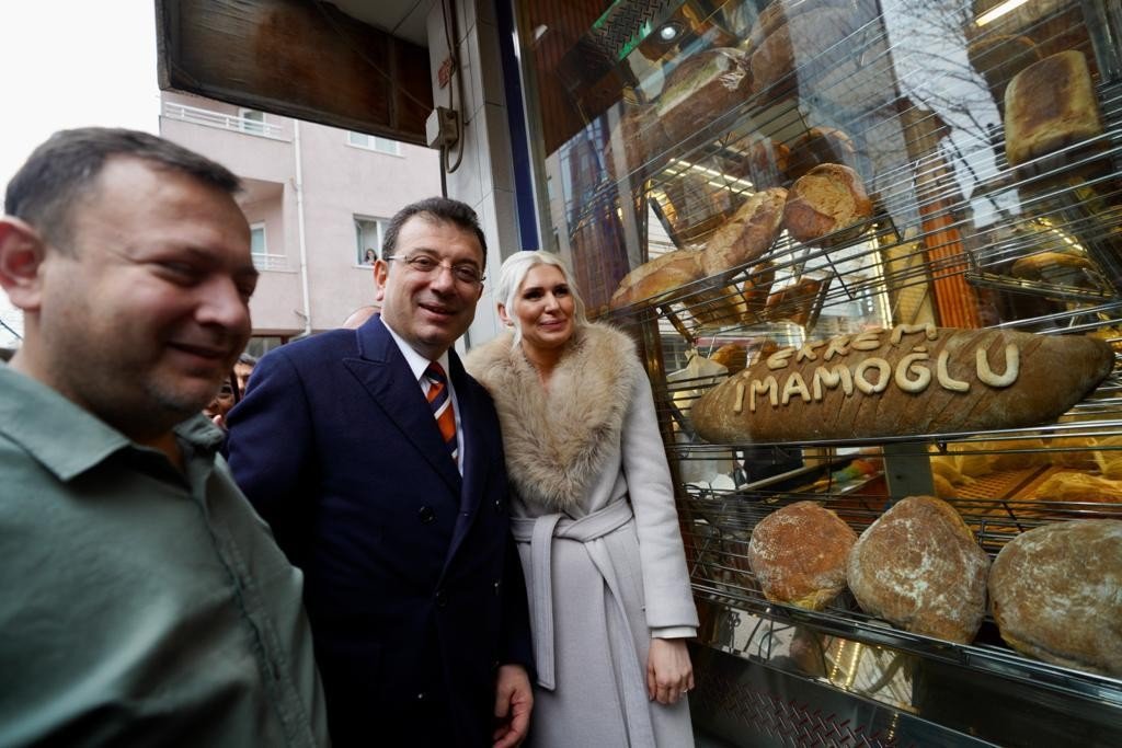 Ekrem İmamoğlu’ndan esnafa: "Ekmek gibi yesinler Ekrem’i diyorsunuz yani"