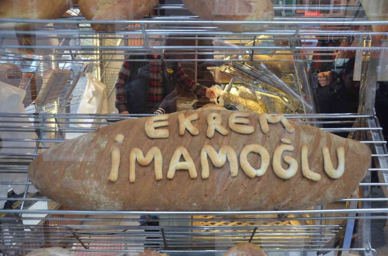 Ekrem İmamoğlu’ndan esnafa: "Ekmek gibi yesinler Ekrem’i diyorsunuz yani"