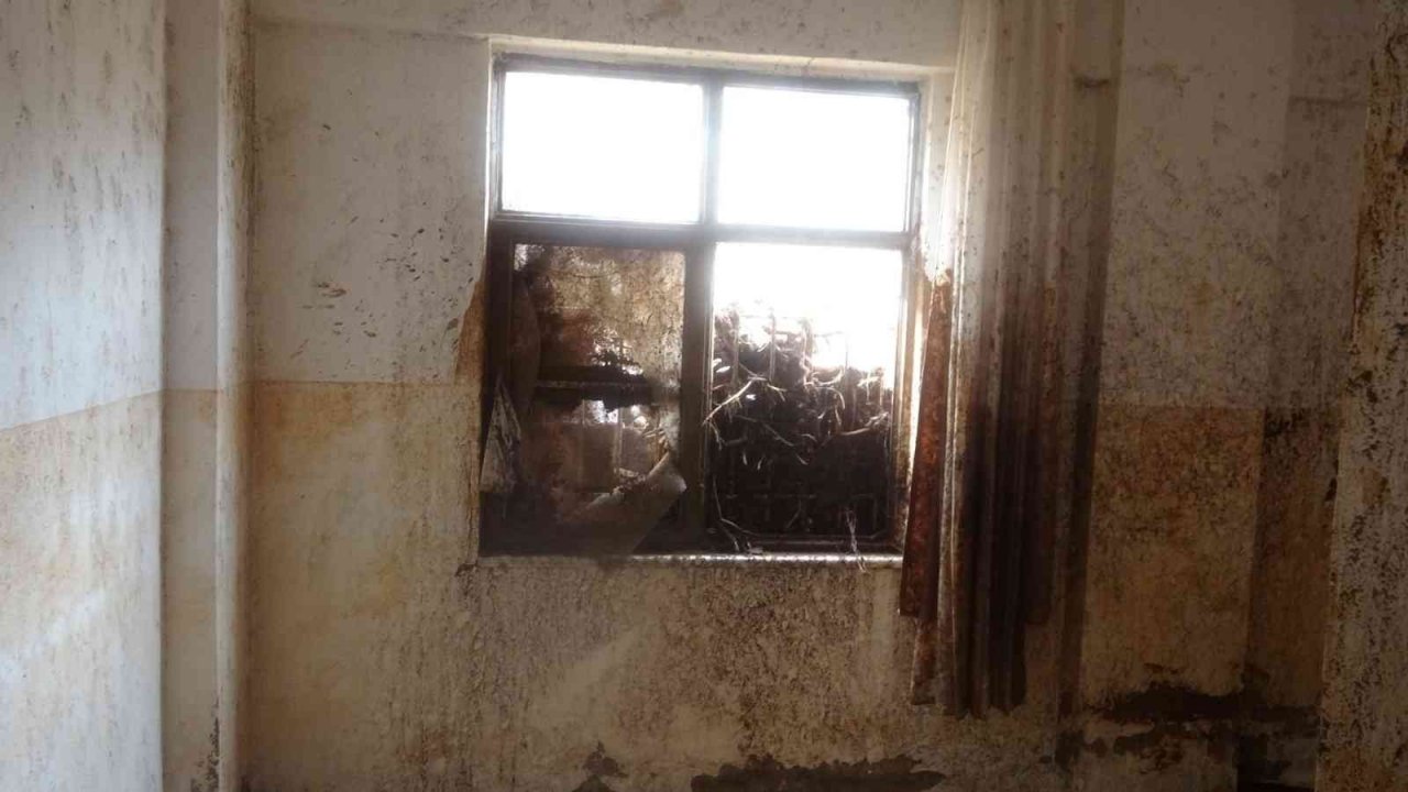 Marmaris’te selin yaraları sarılmaya başlandı