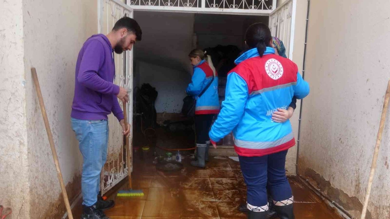 Marmaris’te selin yaraları sarılmaya başlandı