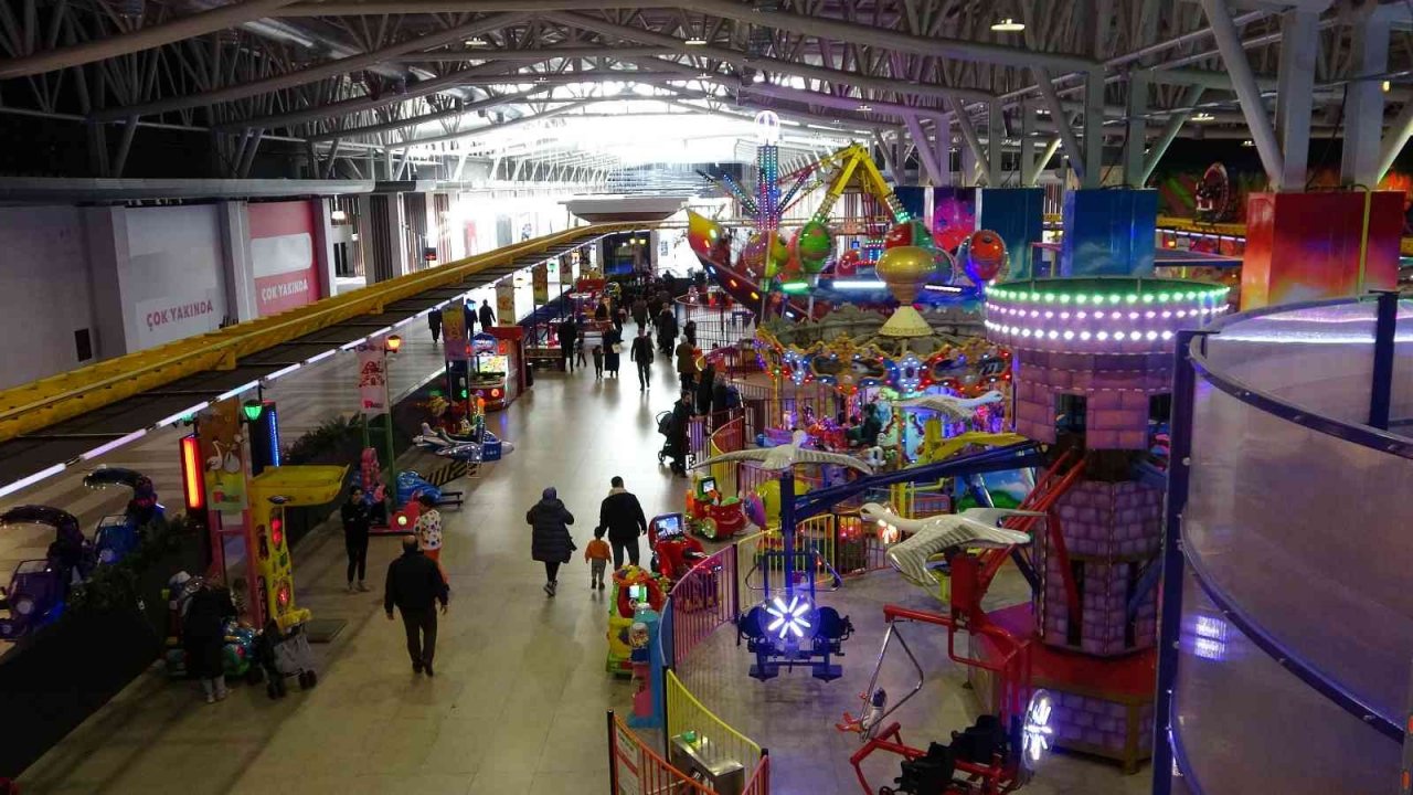 KUMSMALL’da çocuklar doyasıya eğlendi, büyükler alışveriş yaptı