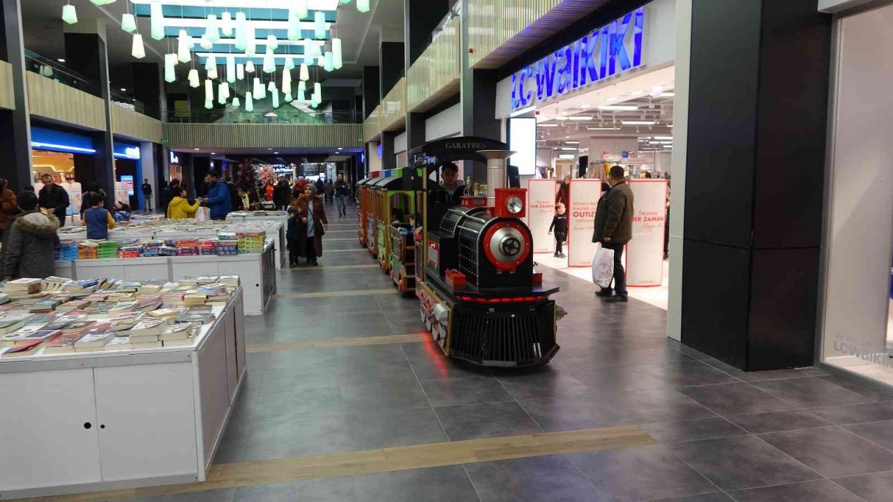 KUMSMALL’da çocuklar doyasıya eğlendi, büyükler alışveriş yaptı