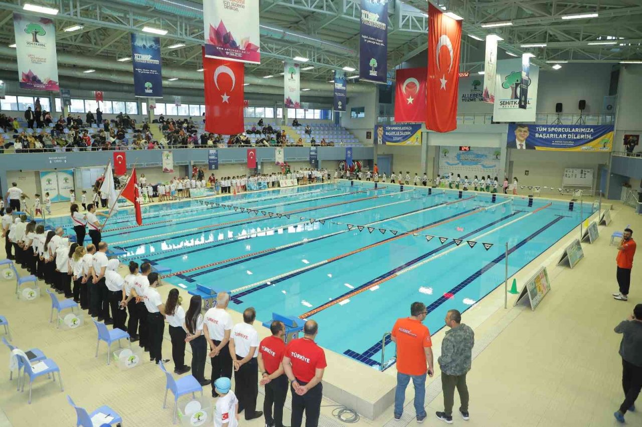 Geleneksel Ata yüzme şenlikleri coşkuyla başladı