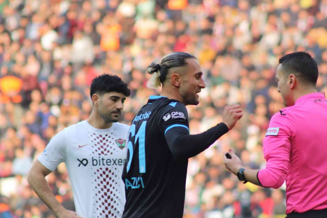 Spor Toto Süper Lig: A. Hatayspor: 0 - Trabzonspor: 1 (İlk yarı)