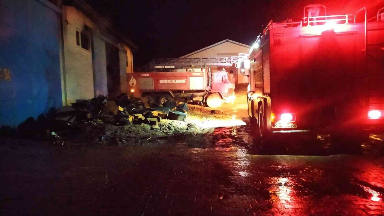 Süt toplama tesisindeki korkutan patlama kamerada