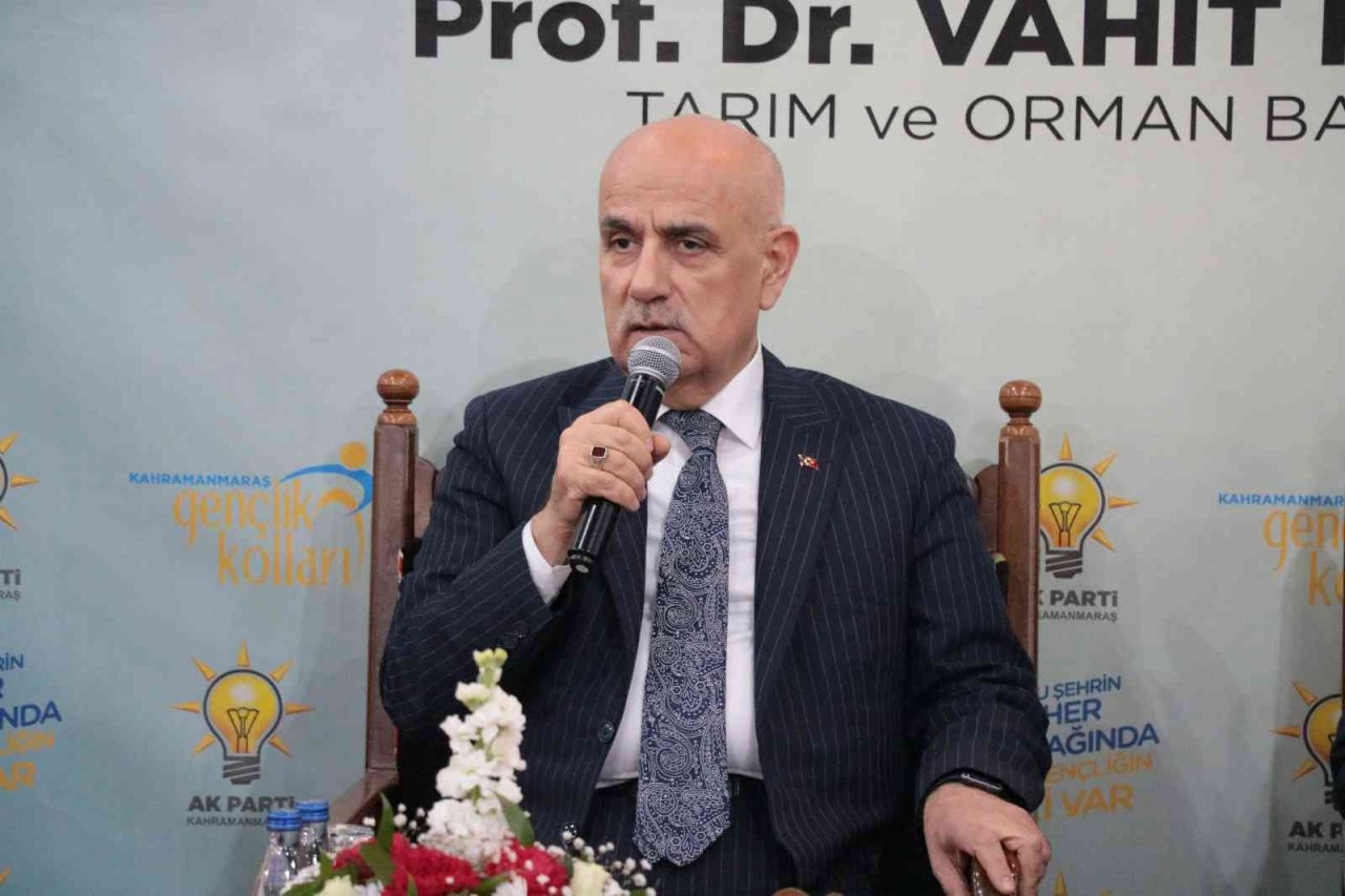 Bakan Kirişci 6’lı masaya yüklendi, “13 değil, 133 kere toplansanız sizin oradan aday çıkmaz”