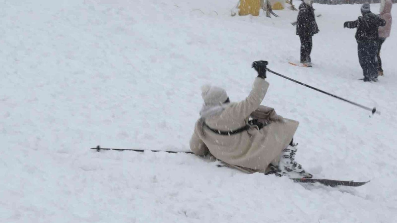 Uludağ’da beklenen kar...35 santimetreye ulaştı
