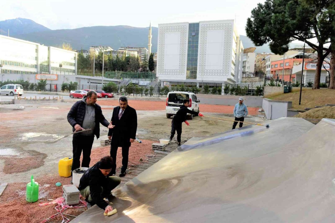 Başkan Yılmaz’dan gençlere skate park