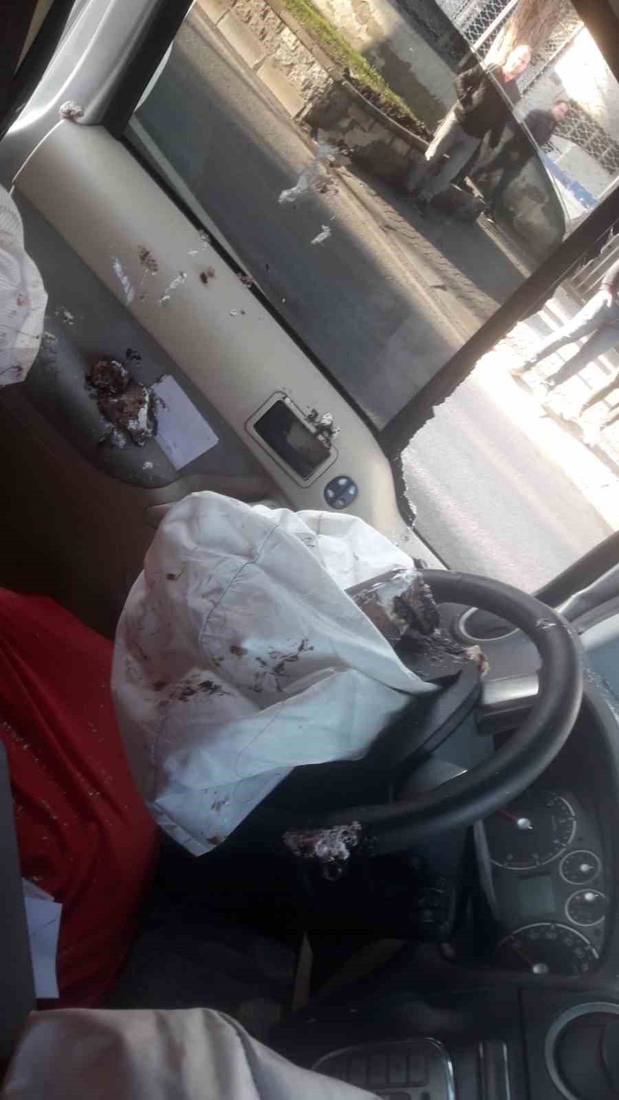 Kontrolden çıkan ticari araç takla attı: 3 yaralı