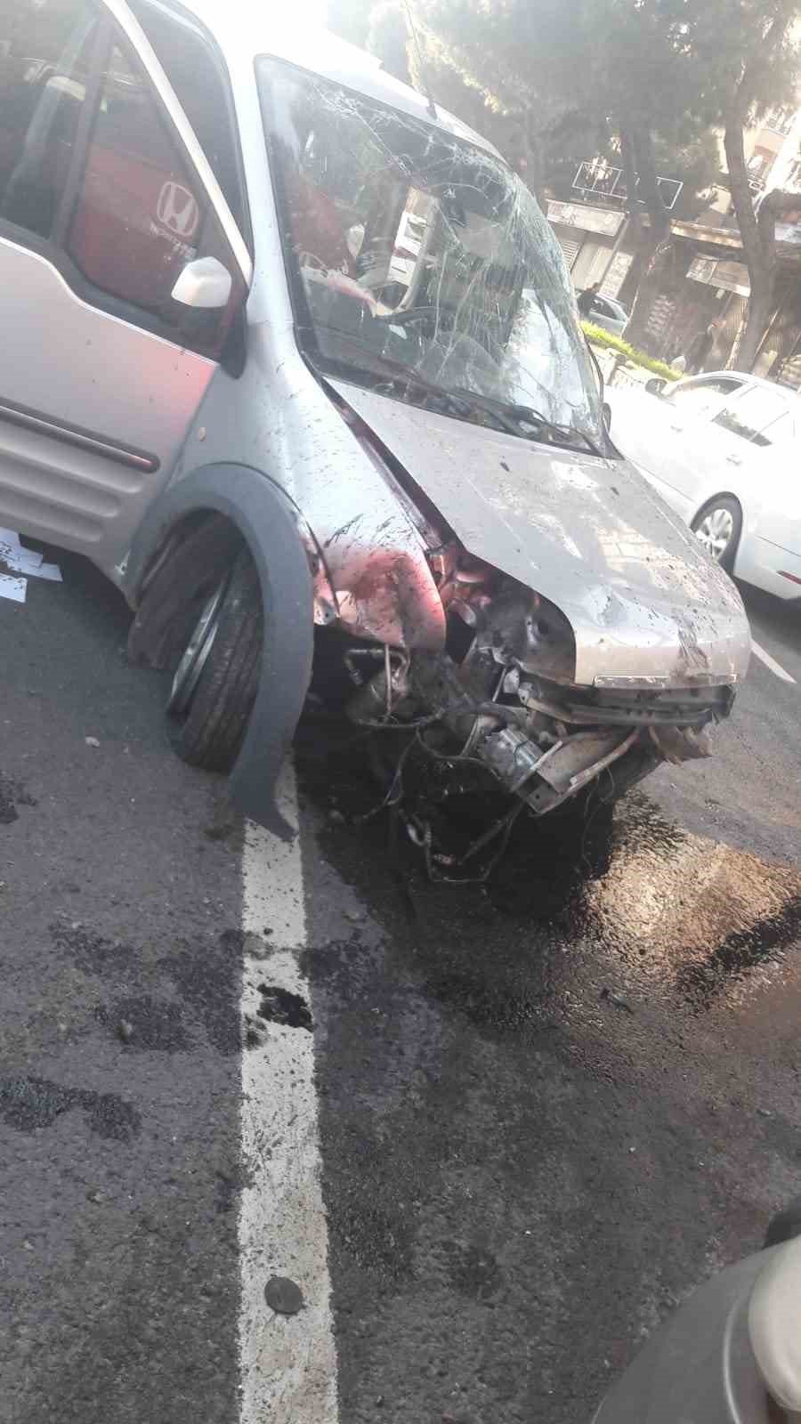 Kontrolden çıkan ticari araç takla attı: 3 yaralı