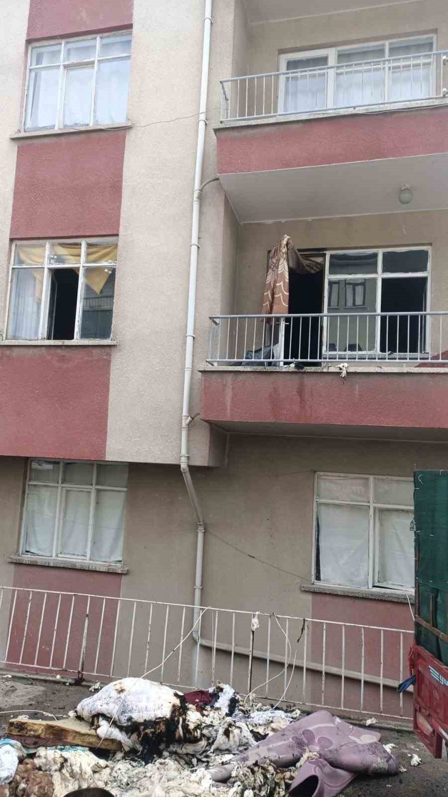 Çankırı’da korkutan ev yangını