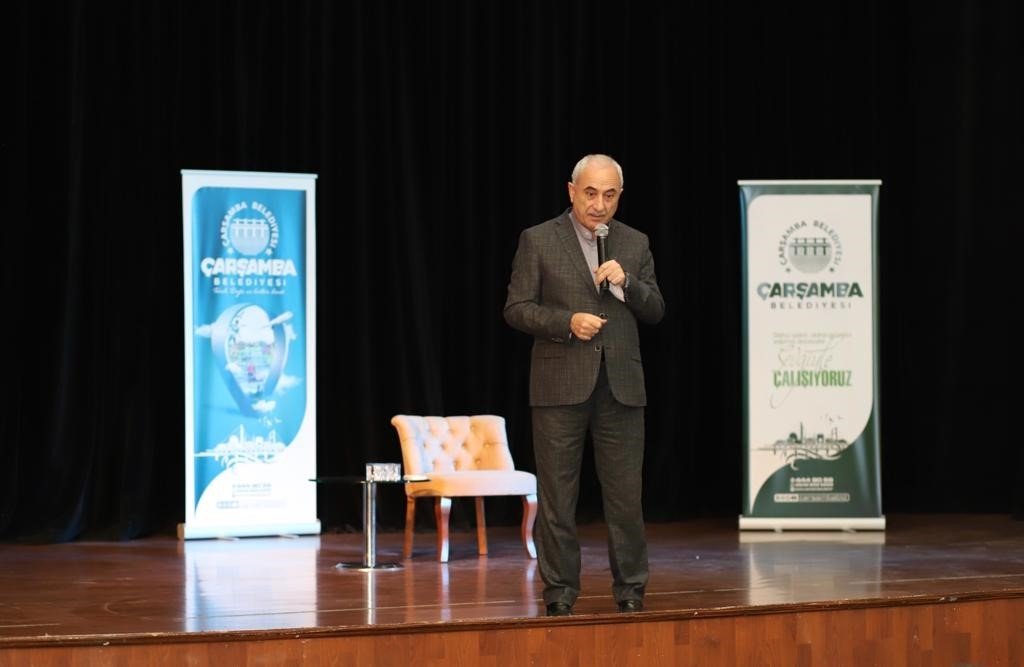 Nurullah Genç’ten "Başarı bedel ister" konferansı