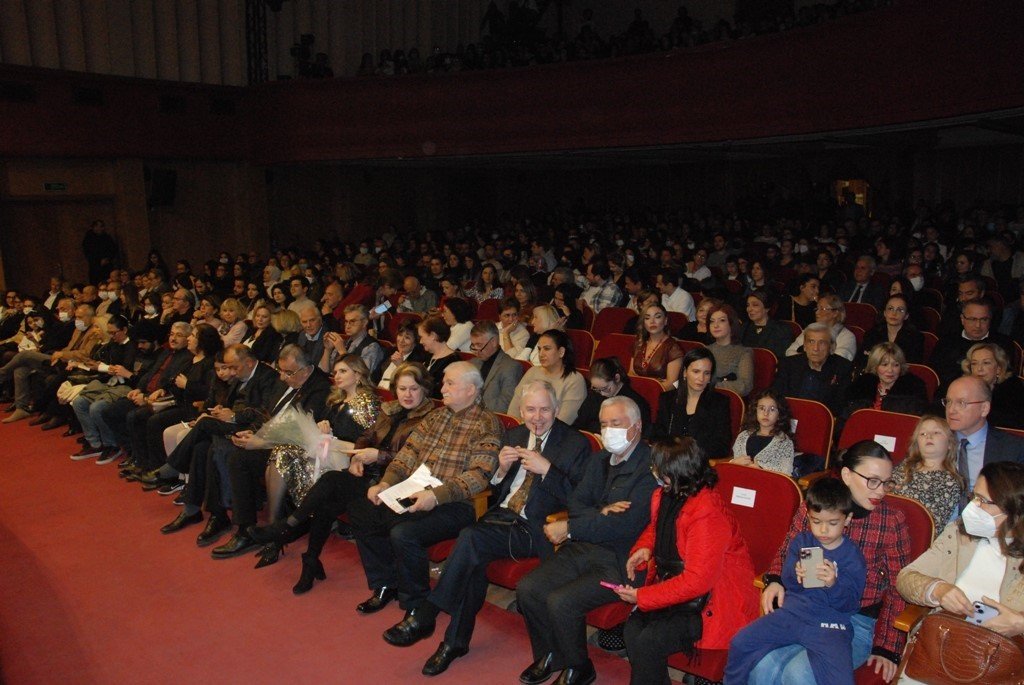 ÇDSO’da iki ünlü sanatçı sahneye çıktı