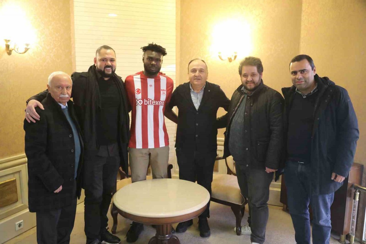 Sivasspor, Jordy Caicedo’yu kadrosuna kattı