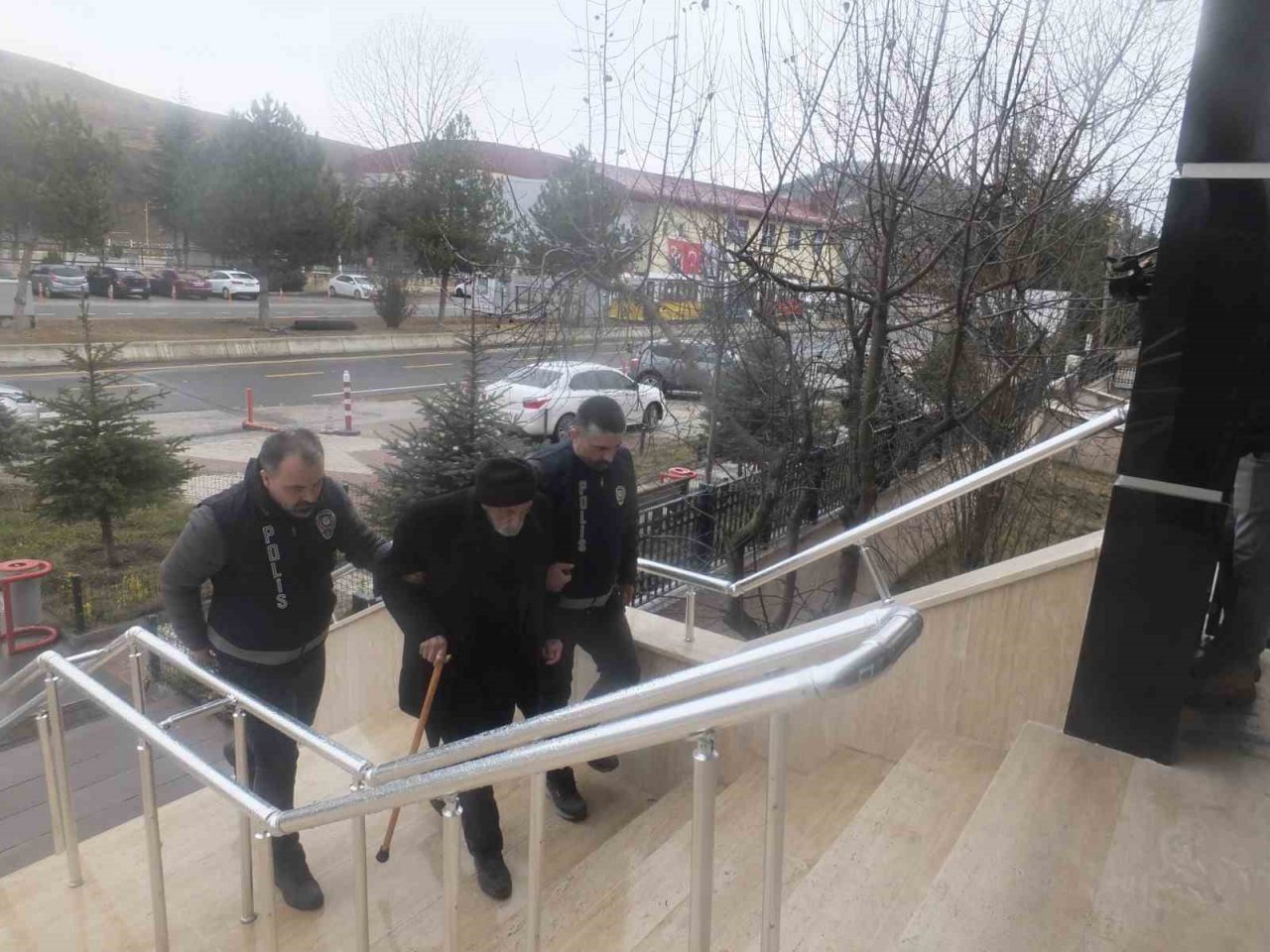 Karısını ve oğlunu öldüren 87 yaşındaki adam adliyeye sevk edildi